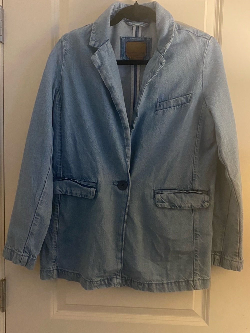 American Eagle Outfitters Light Wash Denim Blazer * oversized *